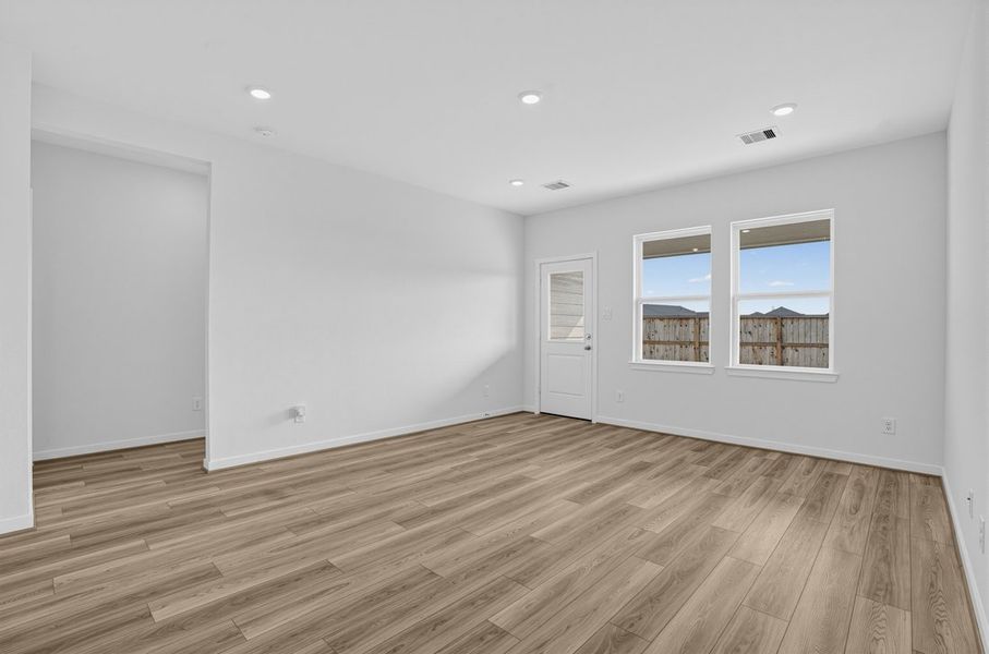 Spacious, unfurnished interior of a new home in Hockley Meadows, Hockley (Image 8).