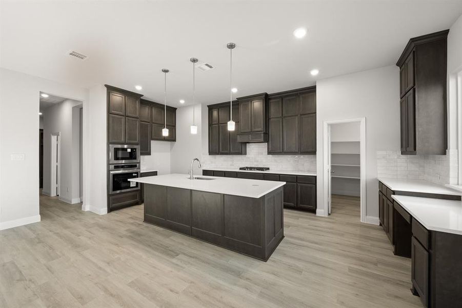 967 Reeves- Kitchen-1 967 Reeves- Kitchen-1