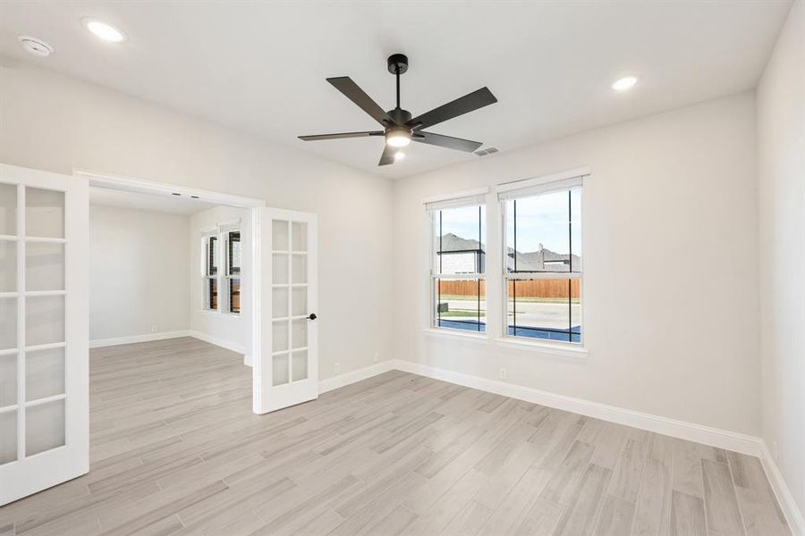 Spacious, unfurnished interior of a new home in Villages of Walnut Grove, Midlothian (Image 34).