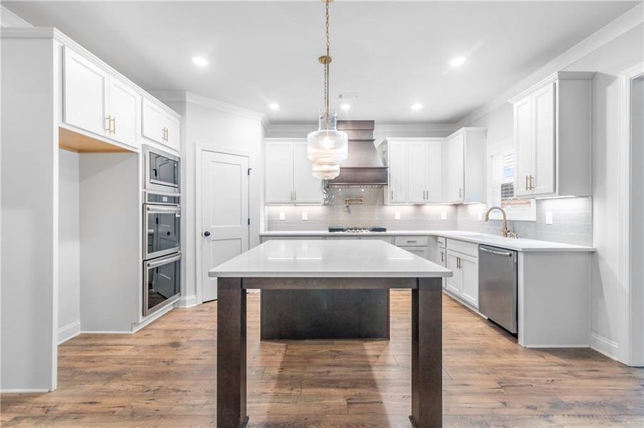 Furnished interior view inside a new home in , Eatonton (Image 10).