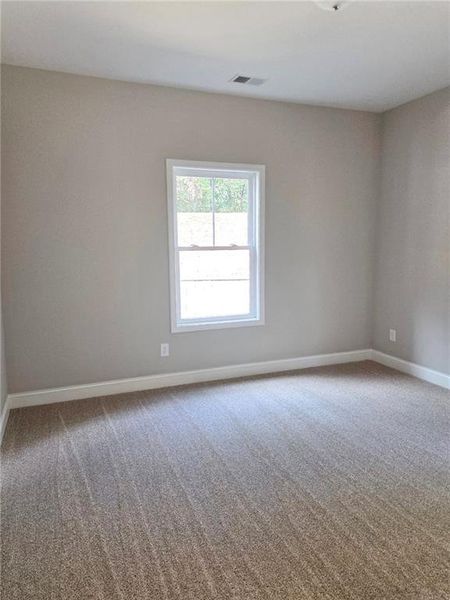 Spacious, unfurnished interior of a new home in , Waleska (Image 9).