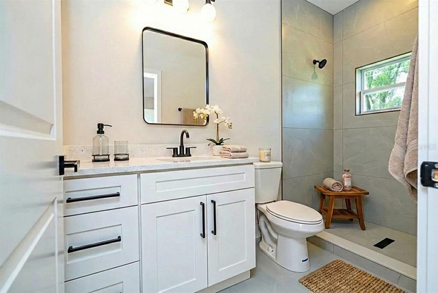 Furnished interior view inside a new home in , Orlando (Image 12).