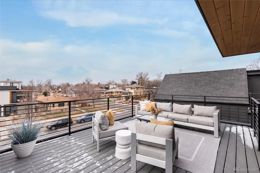 West Facing Rooftop Deck