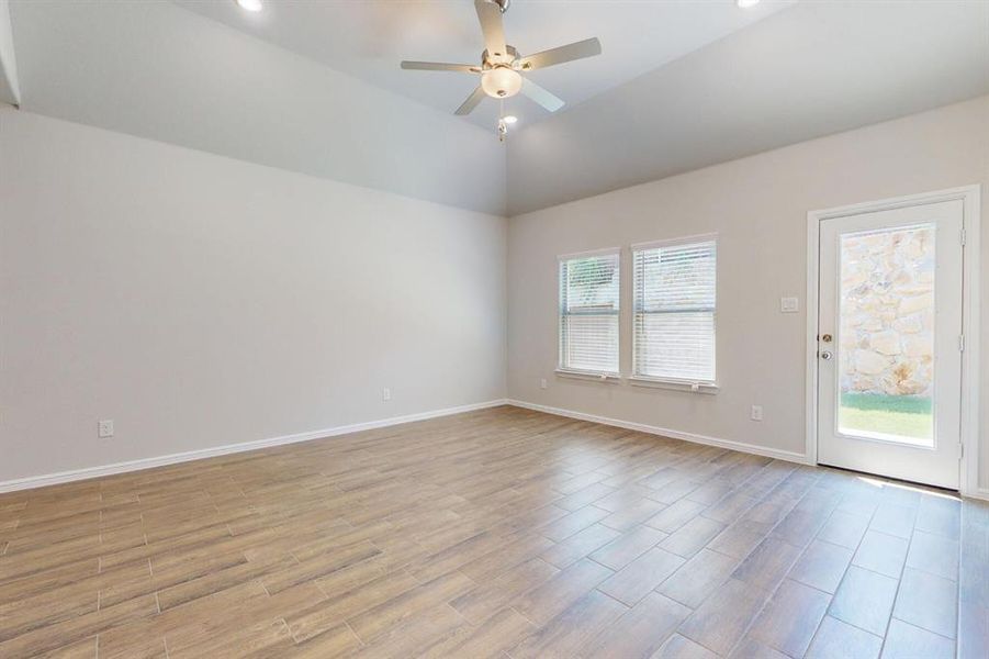 Spacious, unfurnished interior of a new home in ValleyBrooke, Mesquite (Image 20). Spacious, unfurnished interior of a new home in ValleyBrooke, Mesquite (Image 20).