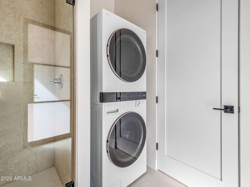 151_p2400635 151_p2400635