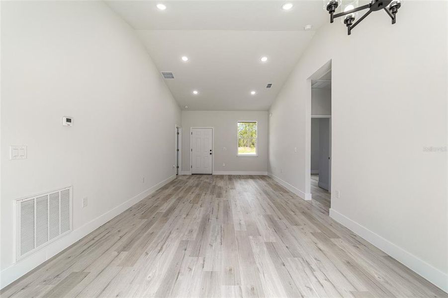 Spacious, unfurnished interior of a new home in , Dunnellon (Image 31). Spacious, unfurnished interior of a new home in , Dunnellon (Image 31).