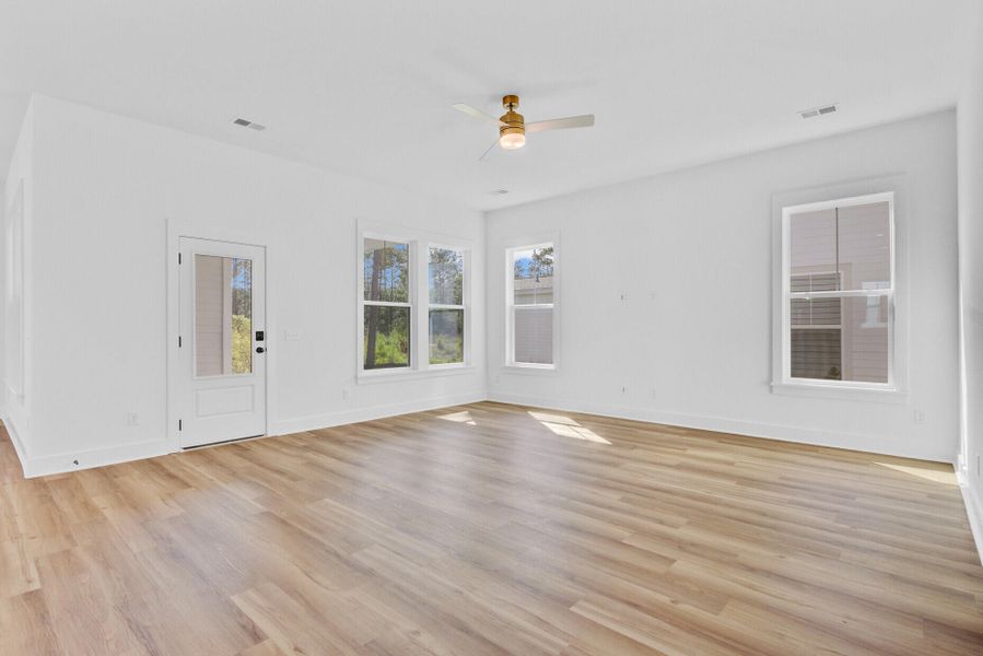 Spacious, unfurnished interior of a new home in , Summerville (Image 28).