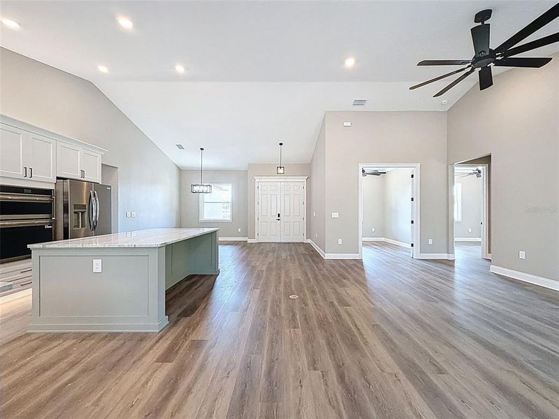 Spacious, unfurnished interior of a new home in , Lakeland (Image 24).