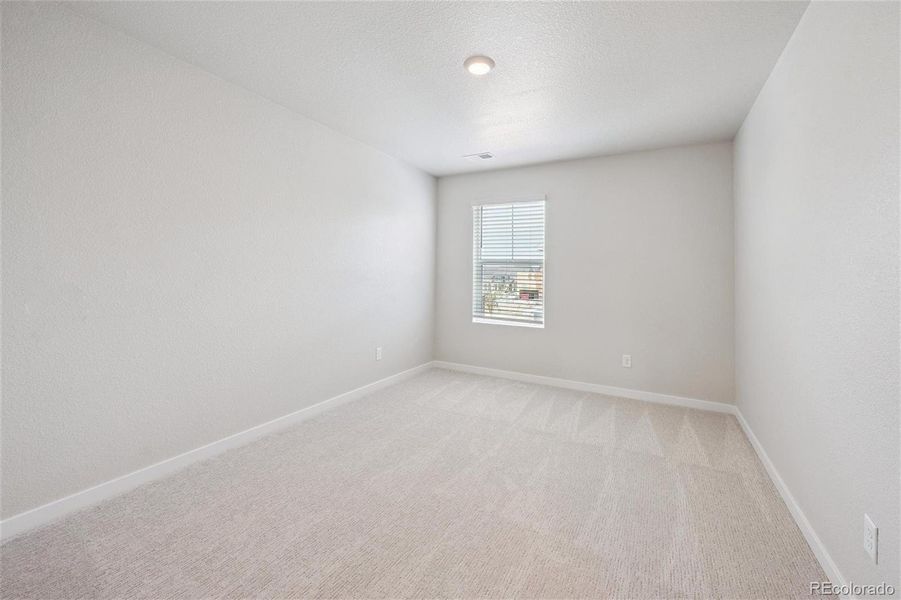 Spacious, unfurnished interior of a new home in Horizon Uptown, Aurora (Image 16).