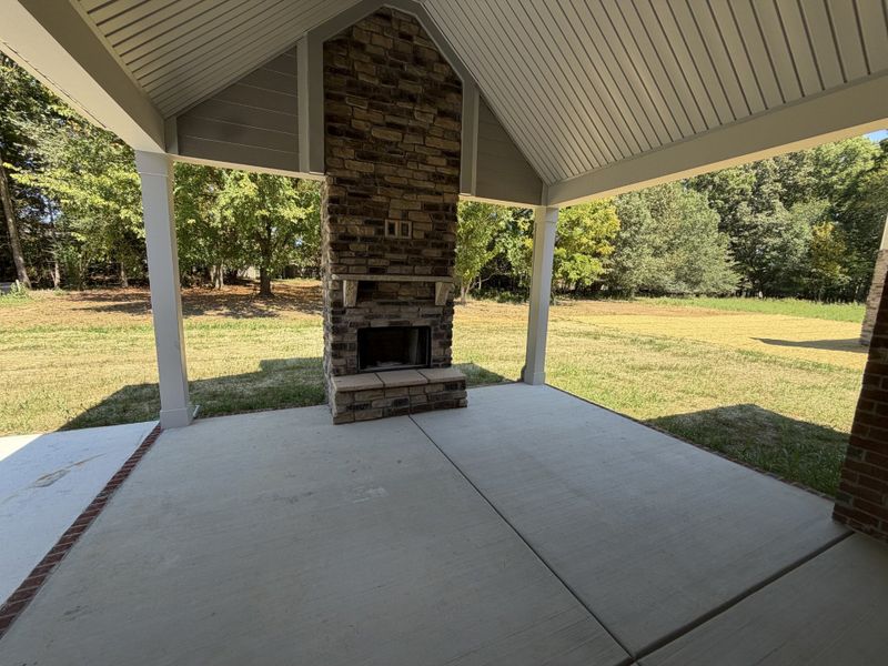Exterior details and patio area of a home in Sagewood, Tullahoma (Image 4). Exterior details and patio area of a home in Sagewood, Tullahoma (Image 4).