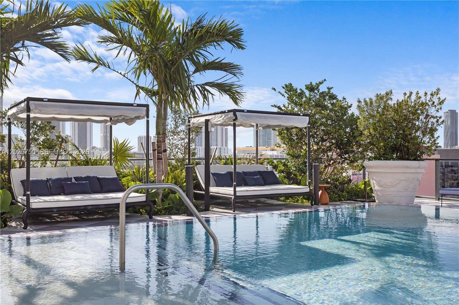 Community amenities in , Miami (Image 15).