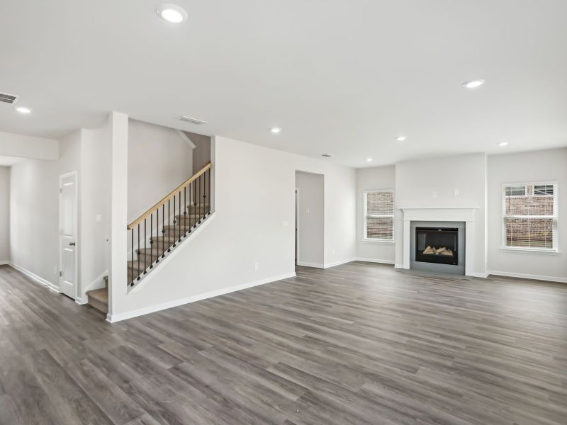 Spacious, unfurnished interior of a new home in Creekside at Oxford Park, Fairburn (Image 12). Spacious, unfurnished interior of a new home in Creekside at Oxford Park, Fairburn (Image 12).
