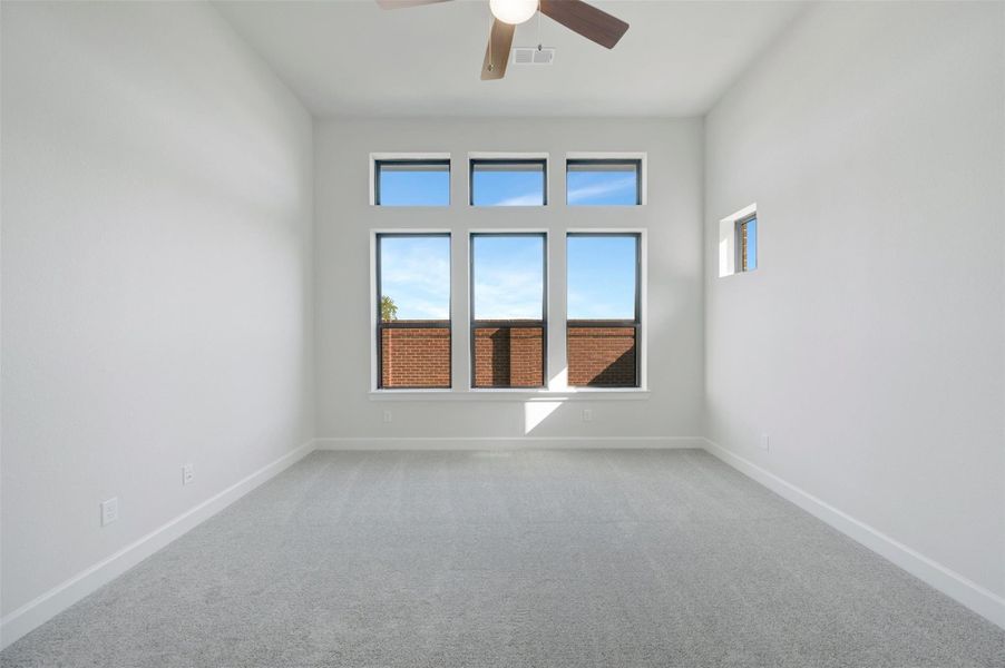 Spacious, unfurnished interior of a new home in Sienna - Grove Collection, Missouri City (Image 24).