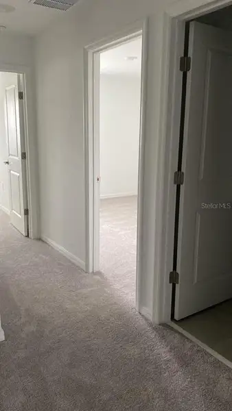 Spacious, unfurnished interior of a new home in , Kissimmee (Image 6).