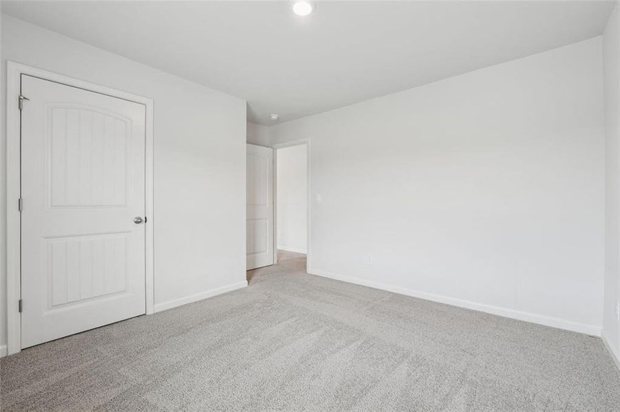 Spacious, unfurnished interior of a new home in , Dallas (Image 34).