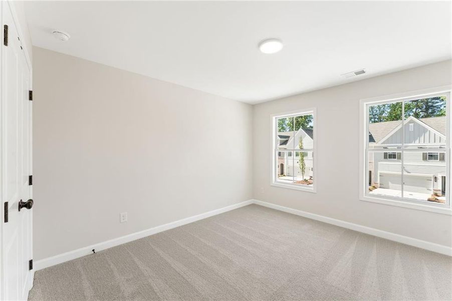Spacious, unfurnished interior of a new home in Cherokee Township, Acworth (Image 18).