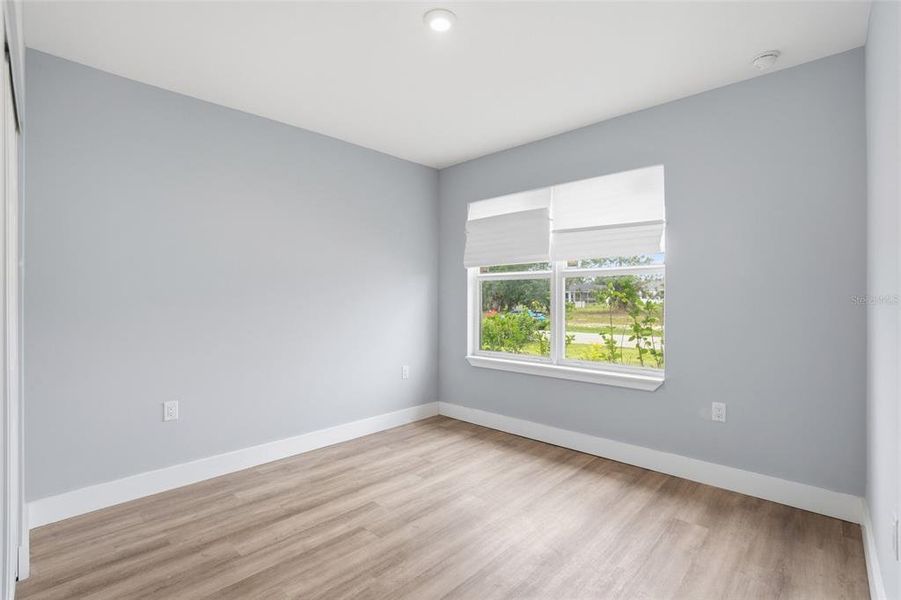 Spacious, unfurnished interior of a new home in , Cape Coral (Image 18).