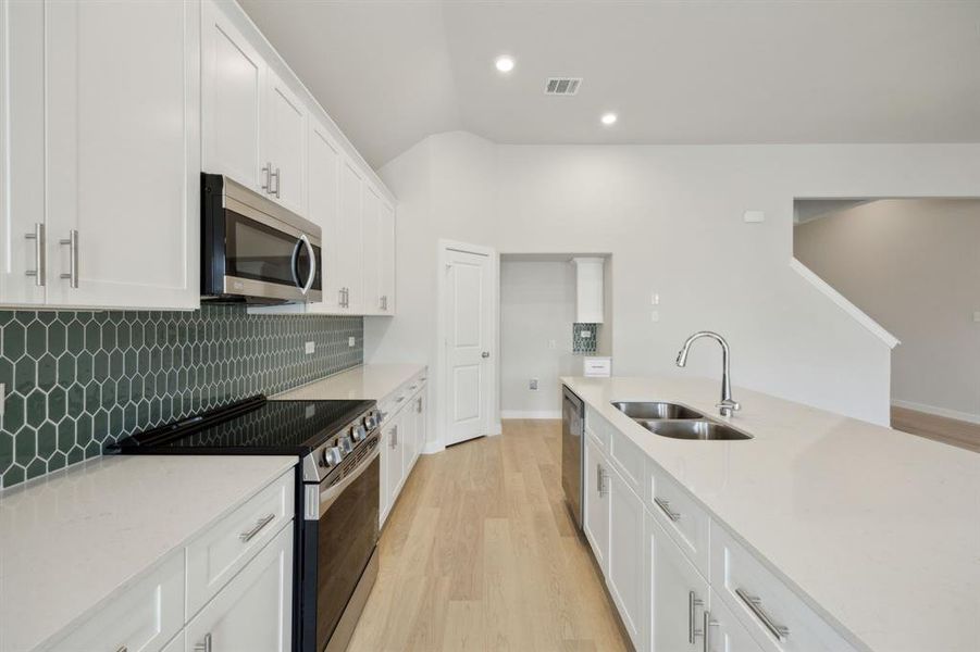 Wonderful decorative backsplash and electric range