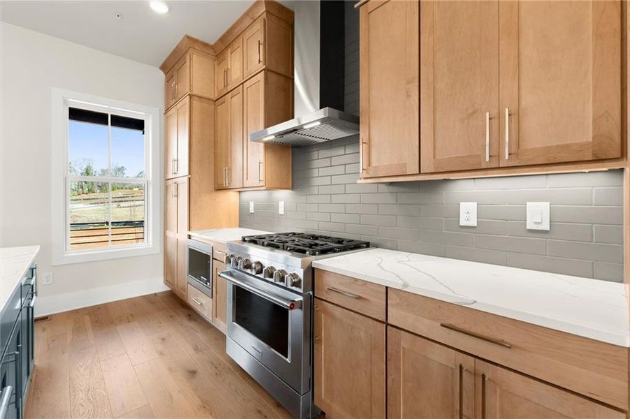 Furnished interior view inside a new home in , Alpharetta (Image 8).
