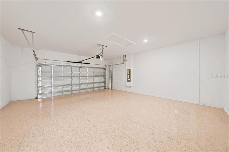 Spacious, unfurnished interior of a new home in Coasterra Community Group Page, Palmetto (Image 39).