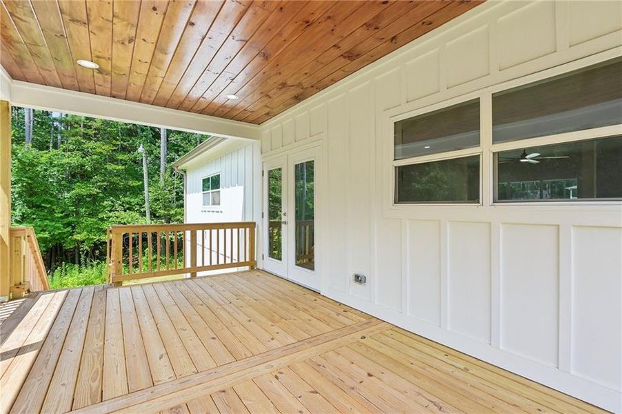 Exterior details and patio area of a home in , Rockmart (Image 31).