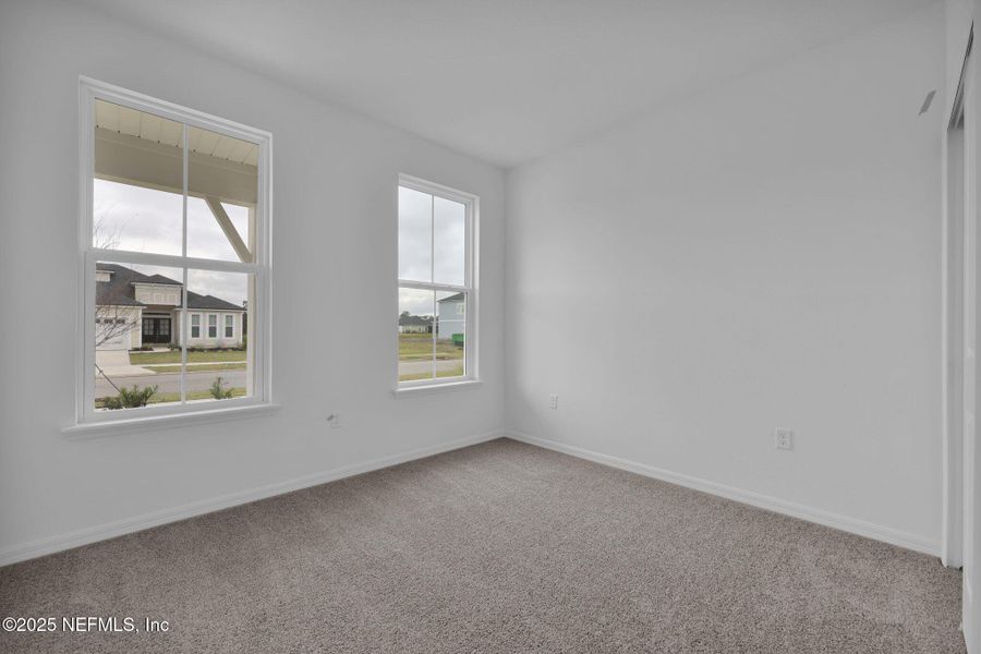Spacious, unfurnished interior of a new home in Hyland Trail, Green Cove Springs (Image 25).