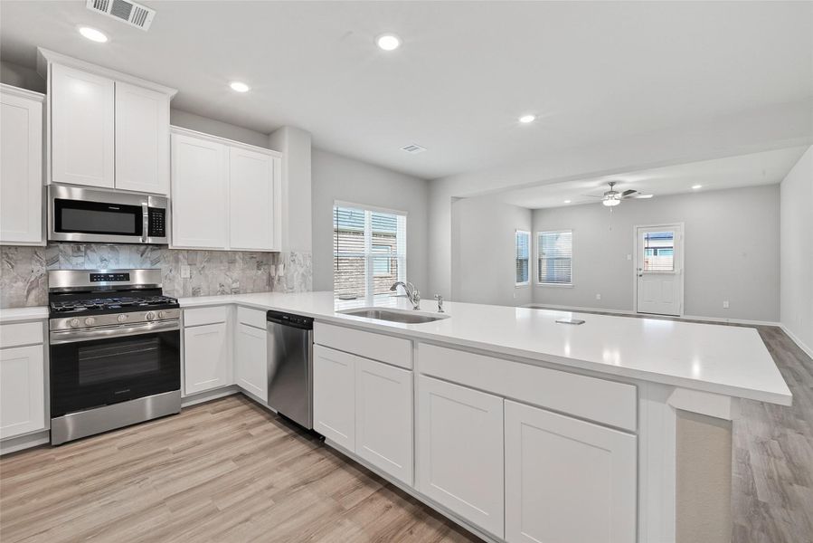 Furnished interior view inside a new home in Rollingbrook Estates, Baytown (Image 15).