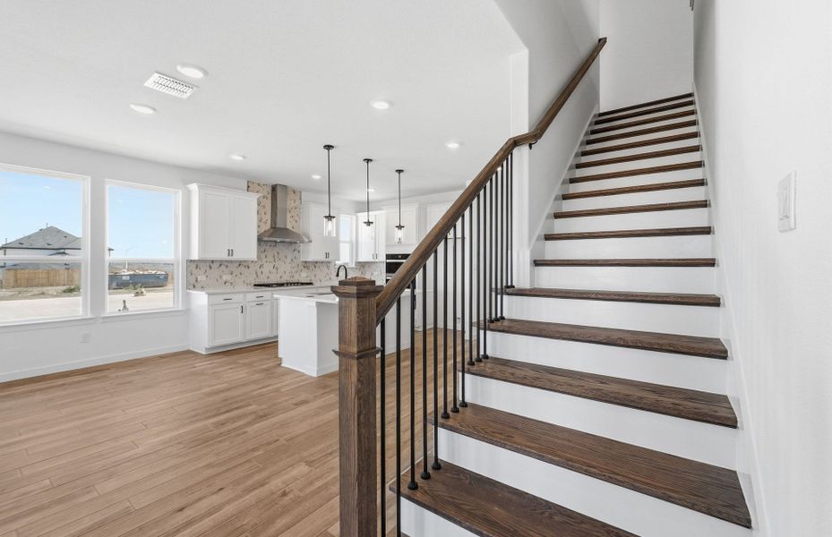 Spacious, unfurnished interior of a new home in Sunfield, Buda (Image 44).