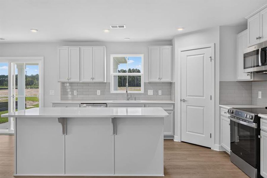 Furnished interior view inside a new home in Beacon Point at New Hampstead, Savannah (Image 6). Furnished interior view inside a new home in Beacon Point at New Hampstead, Savannah (Image 6).
