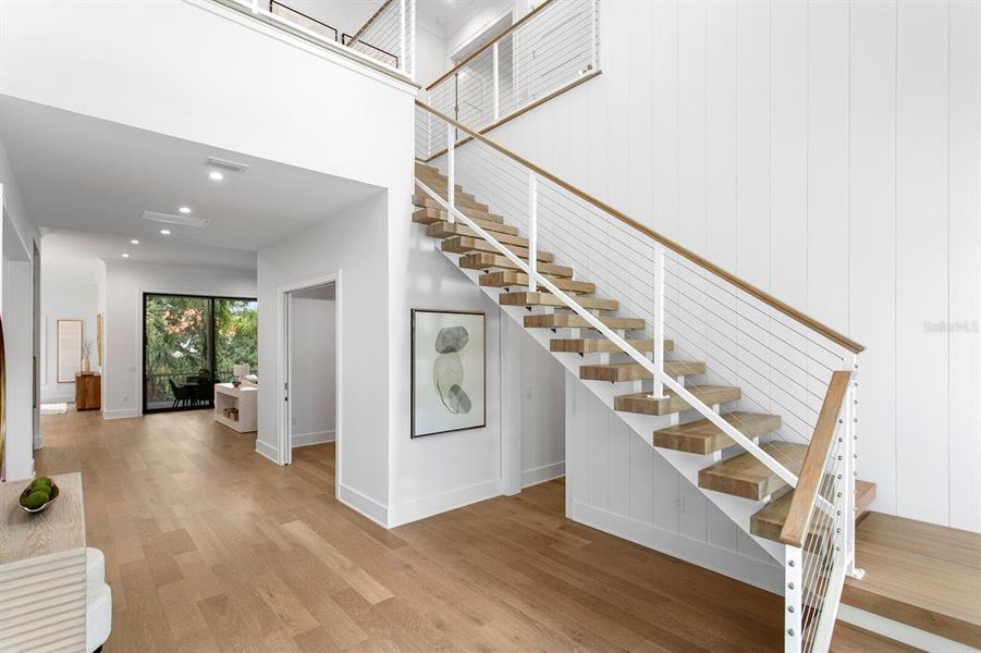 Spacious, unfurnished interior of a new home in , Tampa (Image 26).