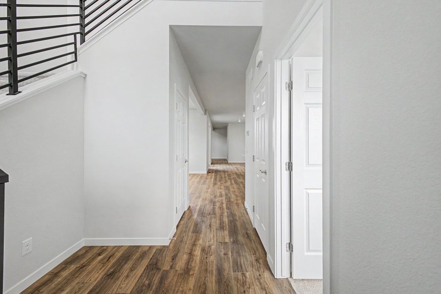 Spacious, unfurnished interior of a new home in Painted Prairie, Aurora (Image 15).