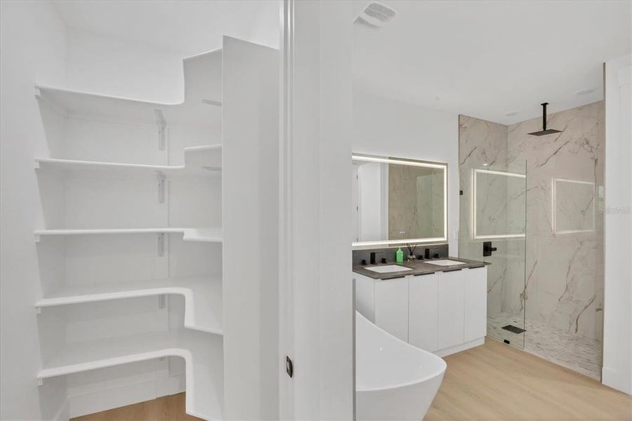 Image 47 of a home in .