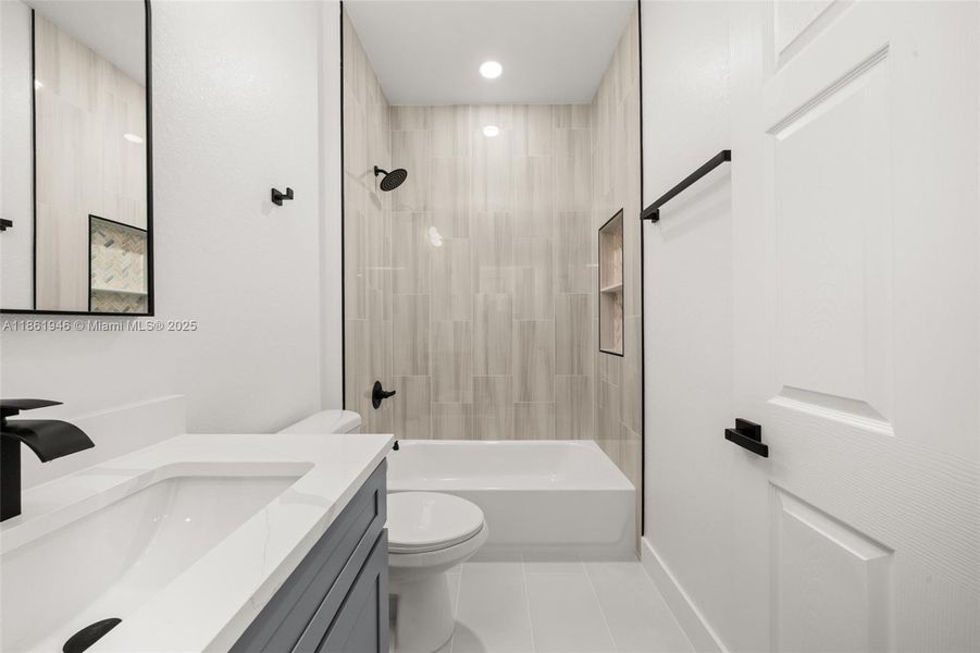 Furnished interior view inside a new home in , Sebring (Image 16).