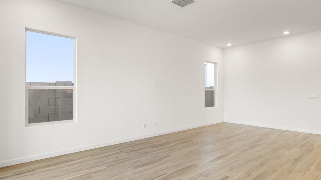 Spacious, unfurnished interior of a new home in The Ridge at Stone Butte, Phoenix (Image 21).