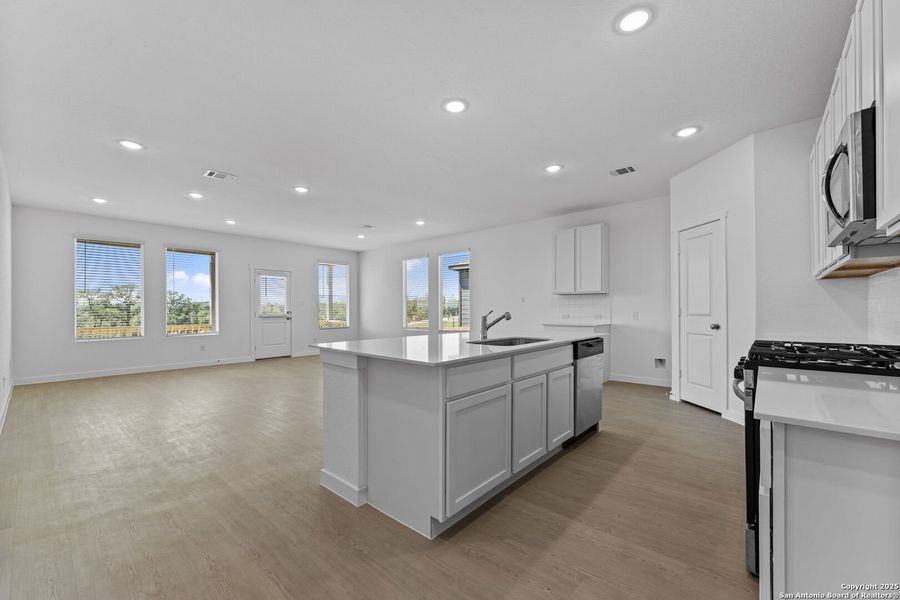 Furnished interior view inside a new home in Hidden Trails: Coastline Collection, Bulverde (Image 10). Furnished interior view inside a new home in Hidden Trails: Coastline Collection, Bulverde (Image 10).