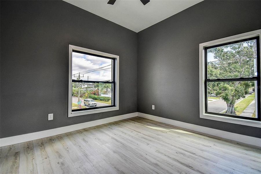 Spacious, unfurnished interior of a new home in , St. Petersburg (Image 18).