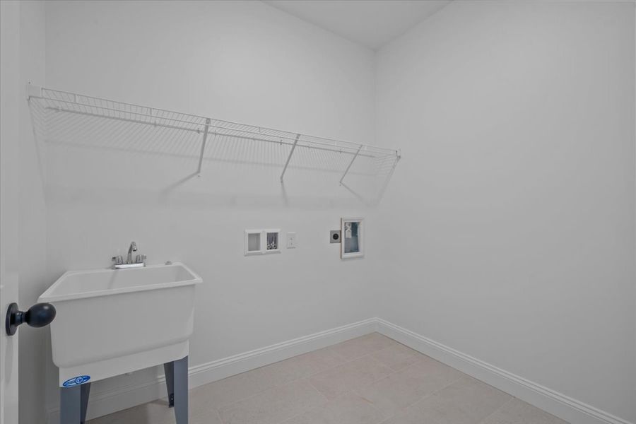 Representative unfurnished interior of a home built from the Converse by Enchanted Homes in Lonesome Dove, San Antonio (Image 44).