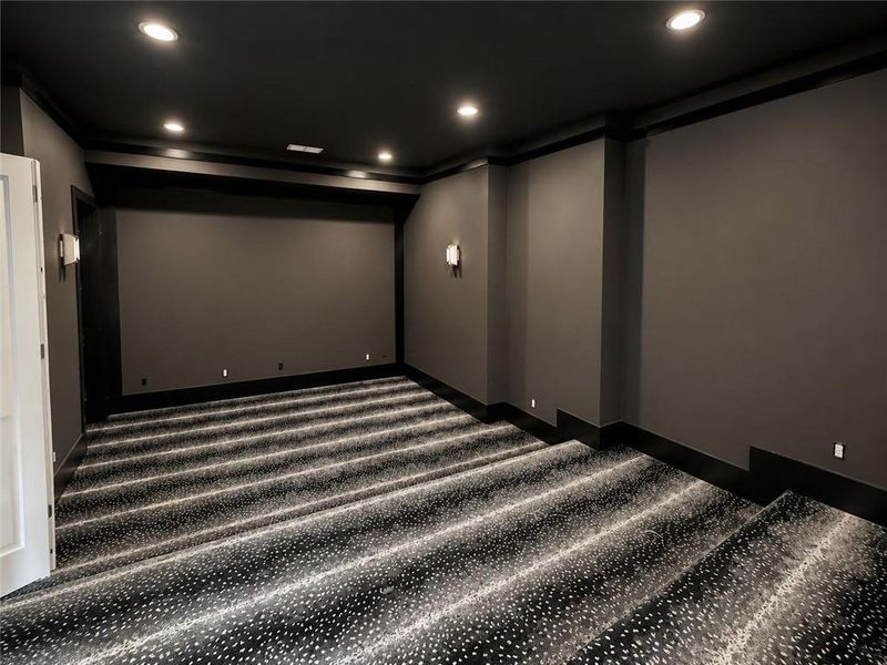 Spacious, unfurnished interior of a new home in , Alpharetta (Image 60).