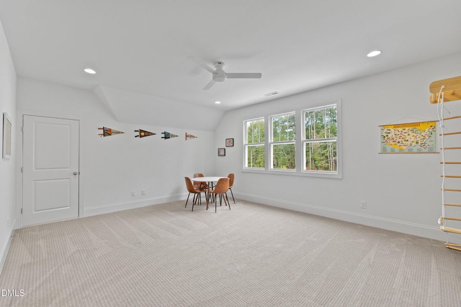 61-807 Crimson_7414 61-807 Crimson_7414