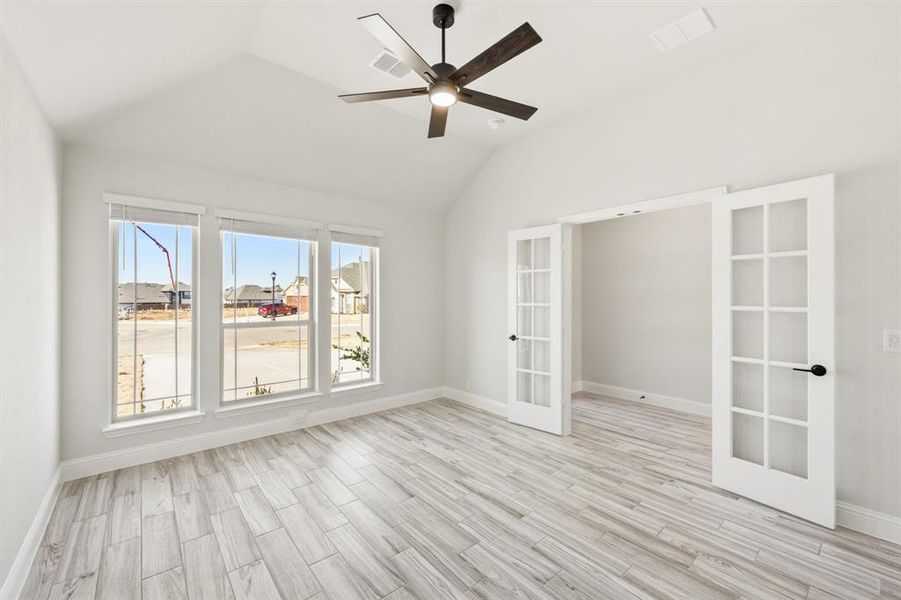 Spacious, unfurnished interior of a new home in Parks at Panchasarp Farms, Burleson (Image 25).