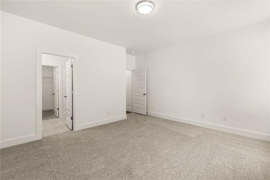 Spacious, unfurnished interior of a new home in , Gainesville (Image 61).