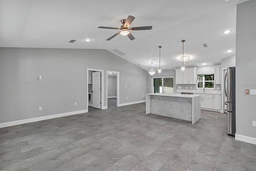 Spacious, unfurnished interior of a new home in , Belleview (Image 16).