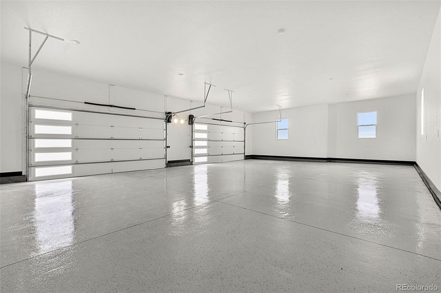Spacious, unfurnished interior of a new home in , Strasburg (Image 23).