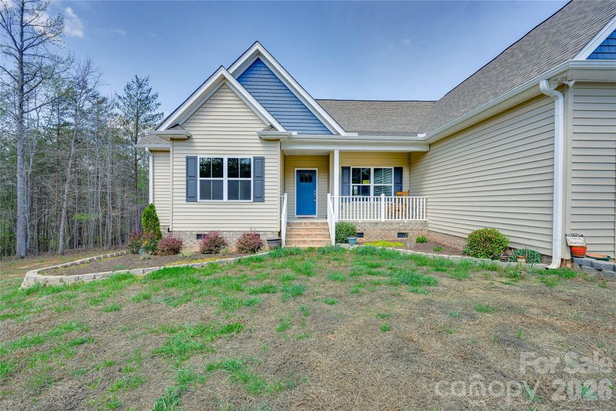 Exterior details and patio area of a home in , Bostic (Image 3).