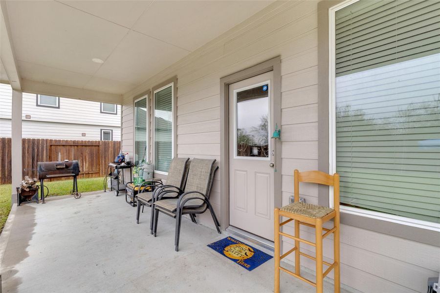 Exterior details and patio area of a home in Fairpark Village, Rosenberg (Image 21).