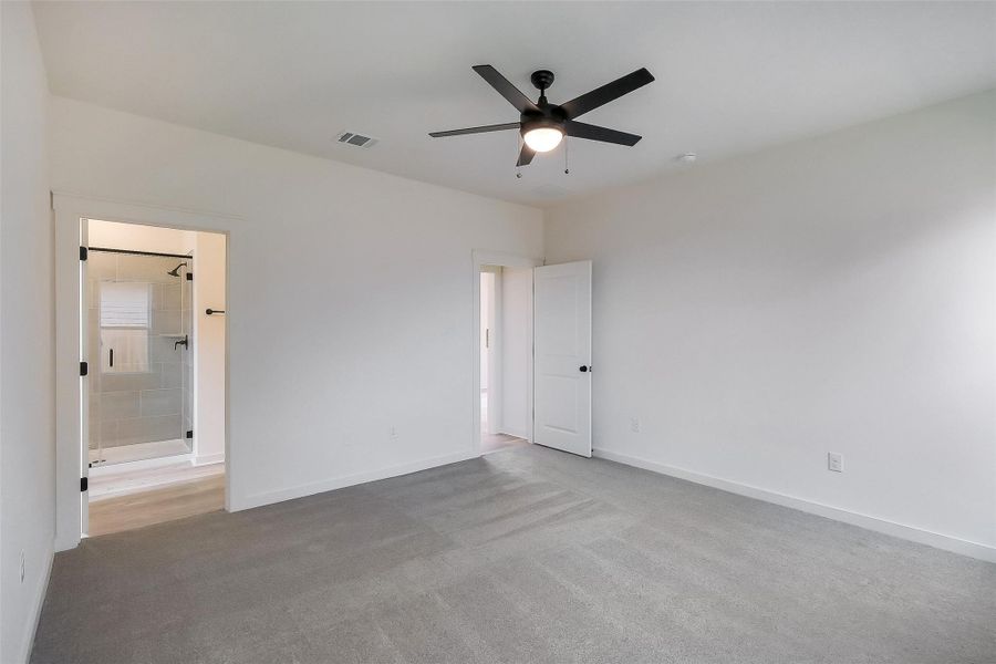 Spacious, unfurnished interior of a new home in Aldeana, Bonney (Image 29).