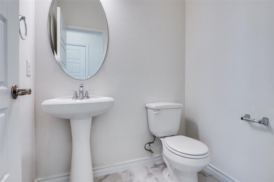 Image 24 of a home in Cottonwood Creek.