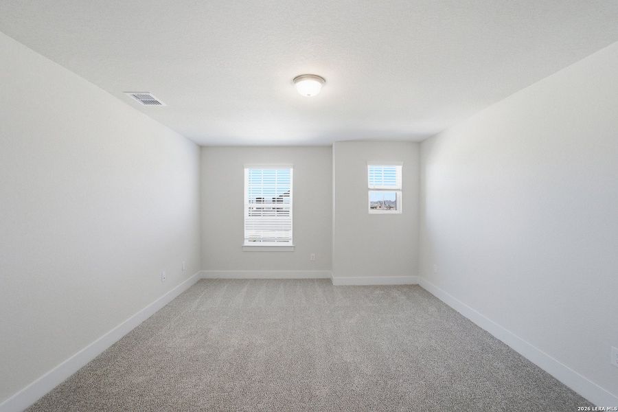 Spacious, unfurnished interior of a new home in Red Hawk Landing, San Antonio (Image 17).