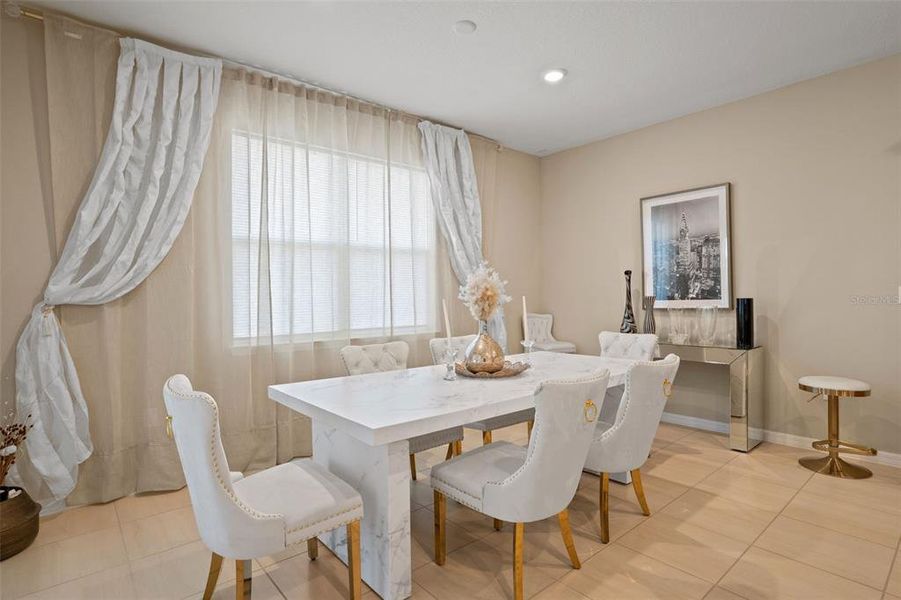 Furnished interior view inside a new home in , Winter Garden (Image 25).