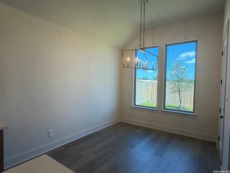 Spacious, unfurnished interior of a new home in Ladera - 50s, San Antonio (Image 17).
